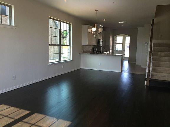 3rd image of 4404 Blackjack Oak Dr