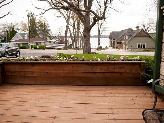 STUNNING LAKE VIEWS!