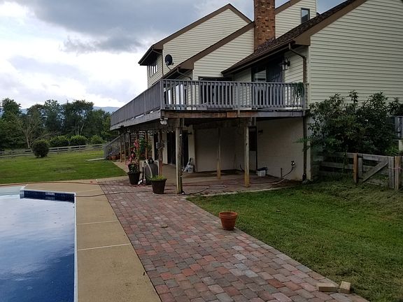 patio outside enetrtainment