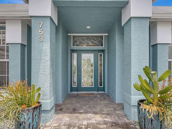5th image of 753 SE Essex Drive