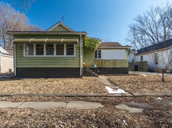 1313 Ewing St, Bloomington, IL 61701