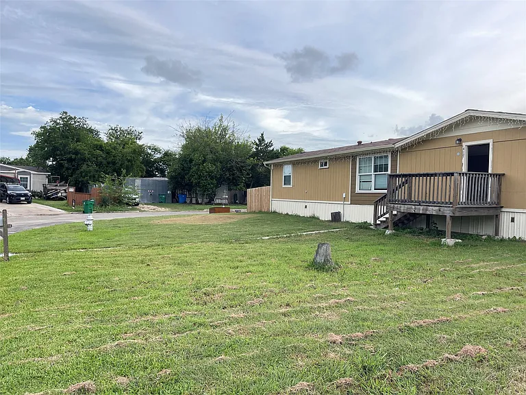 417 Lenora Dr — Photo 3