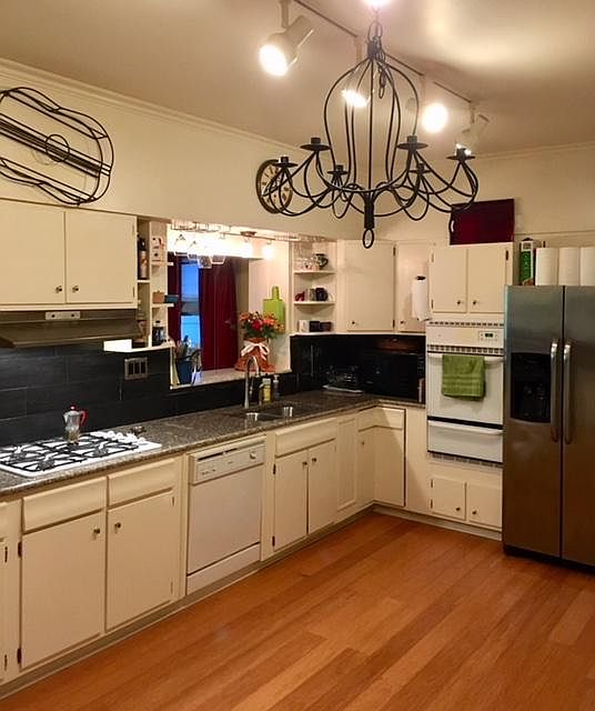 Gourmet kitchen with bamboo floor