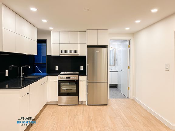5th image of 93 Hicks St APT 1B