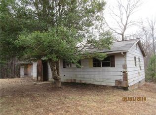 662 E McGuinn Rd, Mill Spring, NC 28756