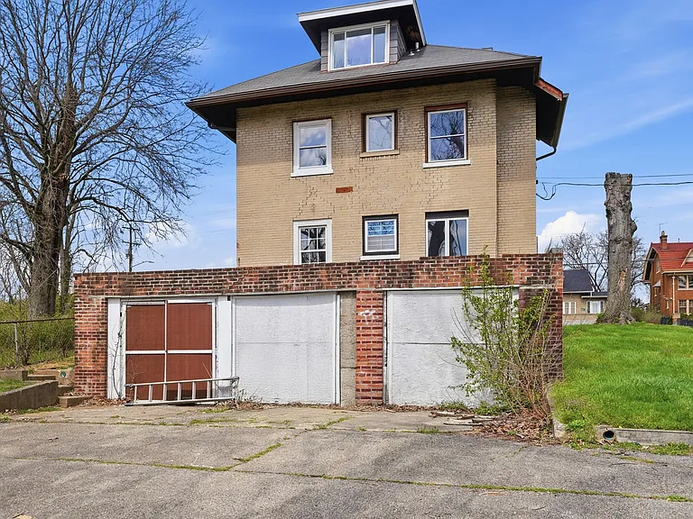2545 Harrison Ave #2 — Photo 33