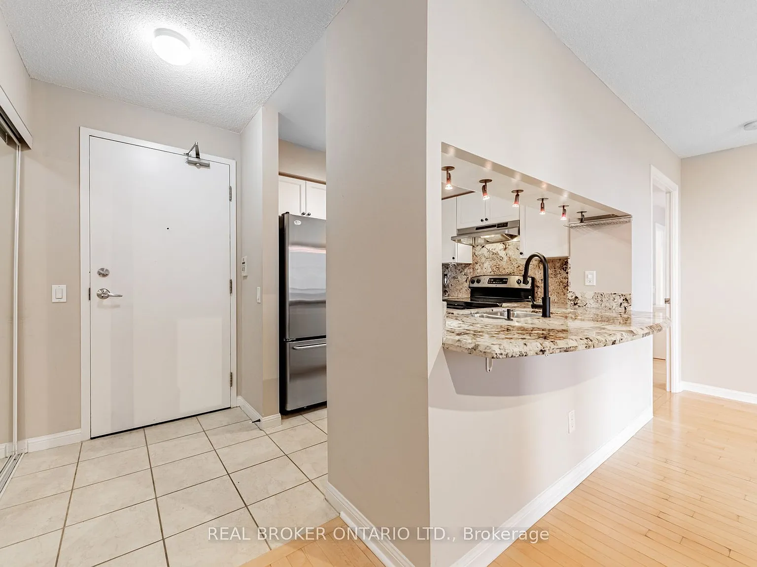 2 bed, $3,000 — Photo 2