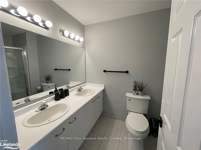 162 Settlers Way #37 — Photo 9
