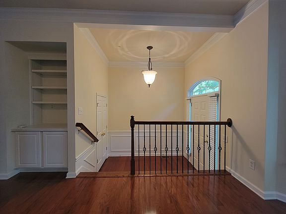 5th image of 438 Tioram Ln SE