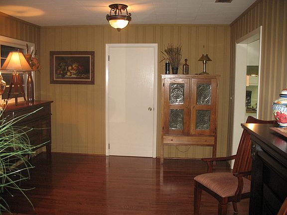Dining Room complete with an electric fireplace. Heats wonderfully!