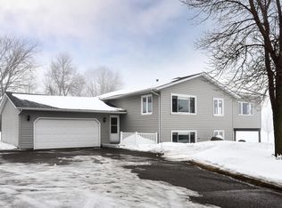 6630 Pioneer Trl, Loretto, MN 55357