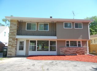 17907 Community St, Lansing, IL 60438