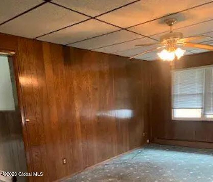 4th image of 110 Gillette Avenue