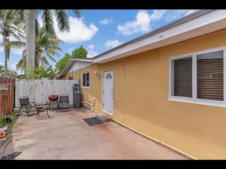 15440 SW 294th Ter #A — Photo 3