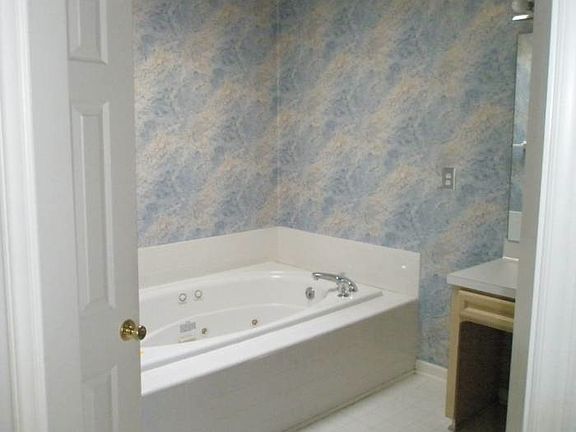 Jetted Tub