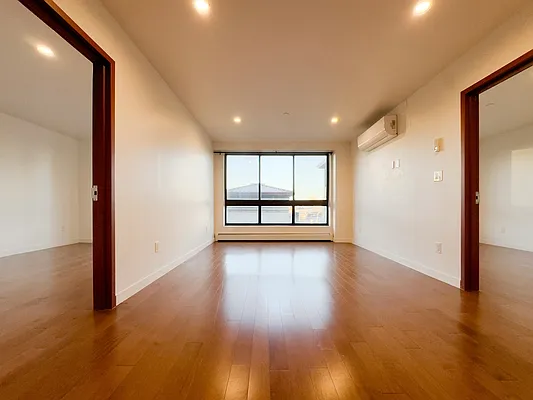 Rented by Bond New York | media 1