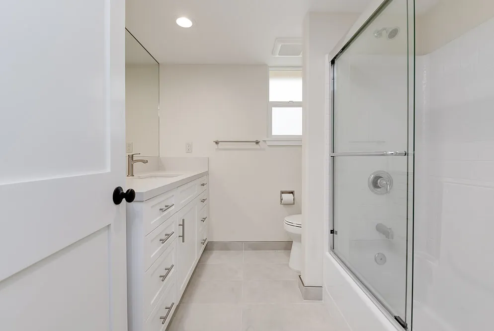 1 bed, 1000 sqft, $3,800 — Photo 3