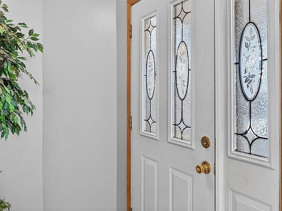 4th image of 3724 N Perrin Rd