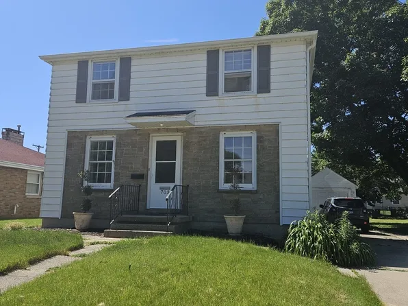 703 W 13th St, Sterling, IL 61081