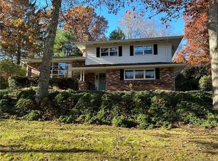 4 Cavasin Dr, East Lyme, CT 06333