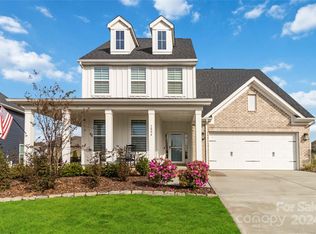 1004 Cabriolet Ct, Waxhaw, NC 28173