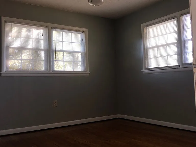 98 Montclair Cir — Photo 12