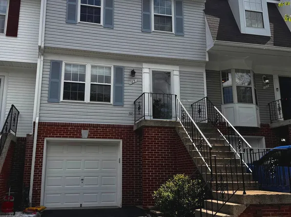 165 Sulgrave Ct, Sterling, VA 20165