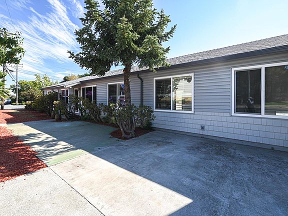 3rd image of 11961 Francis Dr