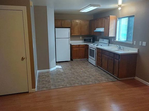 3rd image of 506 S Santa Fe St #506
