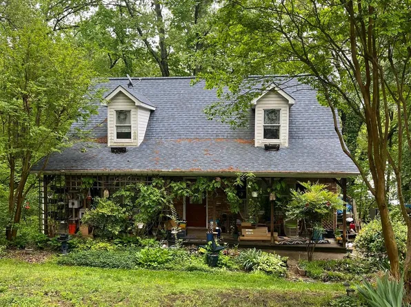 1146 White Sands Dr, Lusby, MD 20657