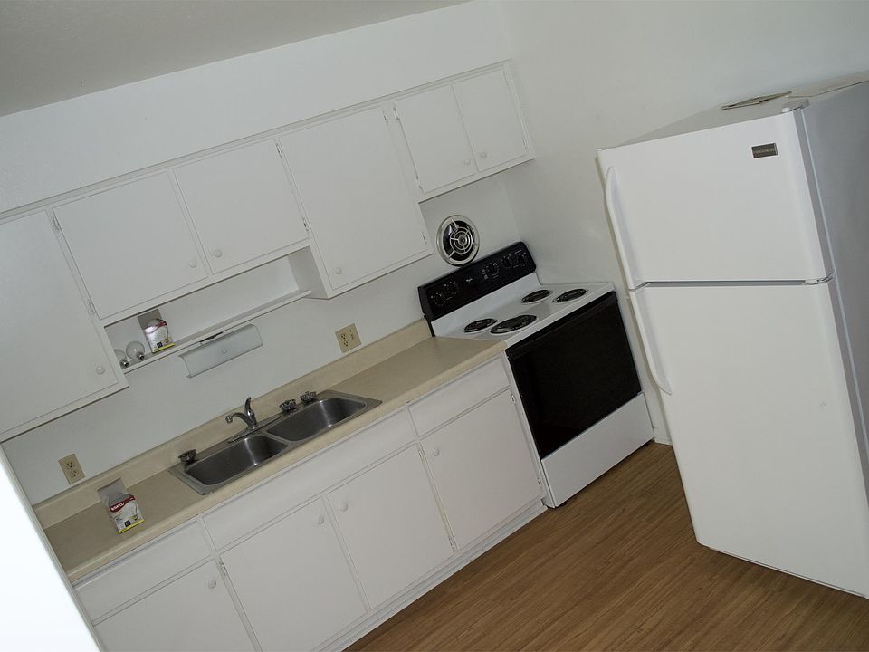 2nd image of 7777 W Bancroft St APT 4D