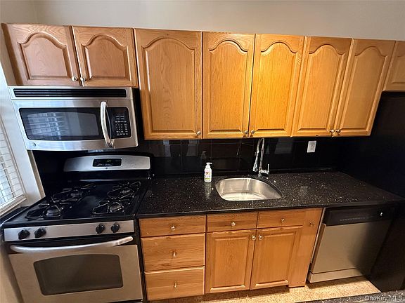 3rd image of 796 Bronx River Road #B38