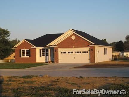 2nd image of 1071 Deer Creek Ln