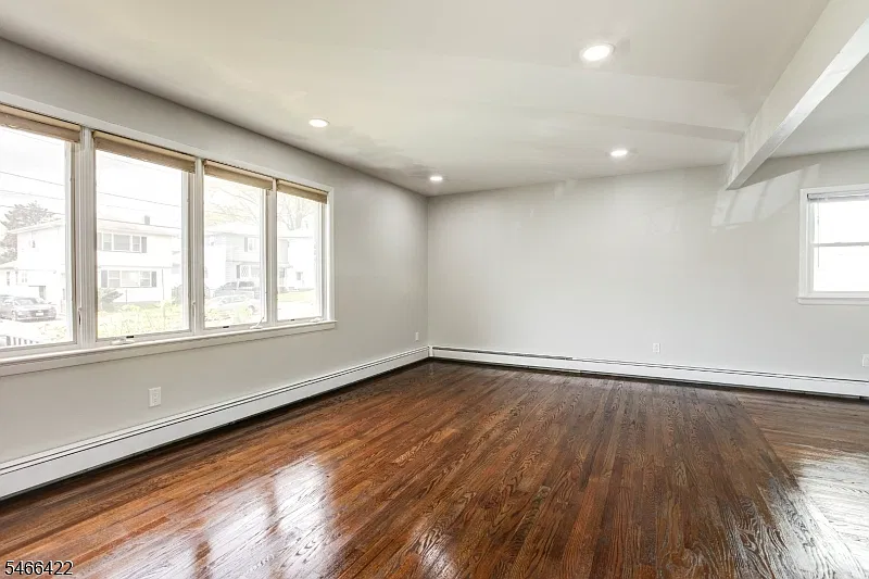 3 bed, 2.0 bath, $3,600 — Photo 3