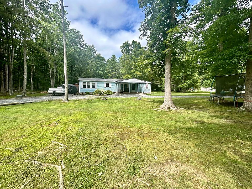 1st image of 390 Pinewood Dr