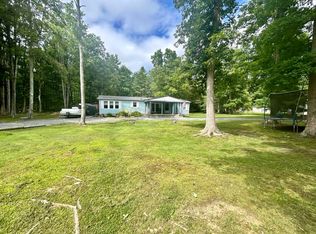 390 Pinewood Dr, Shady Spring, WV 25918