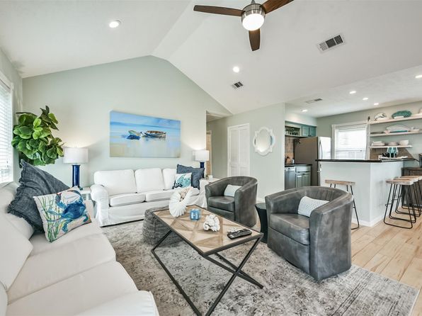 21923 Frio Dr