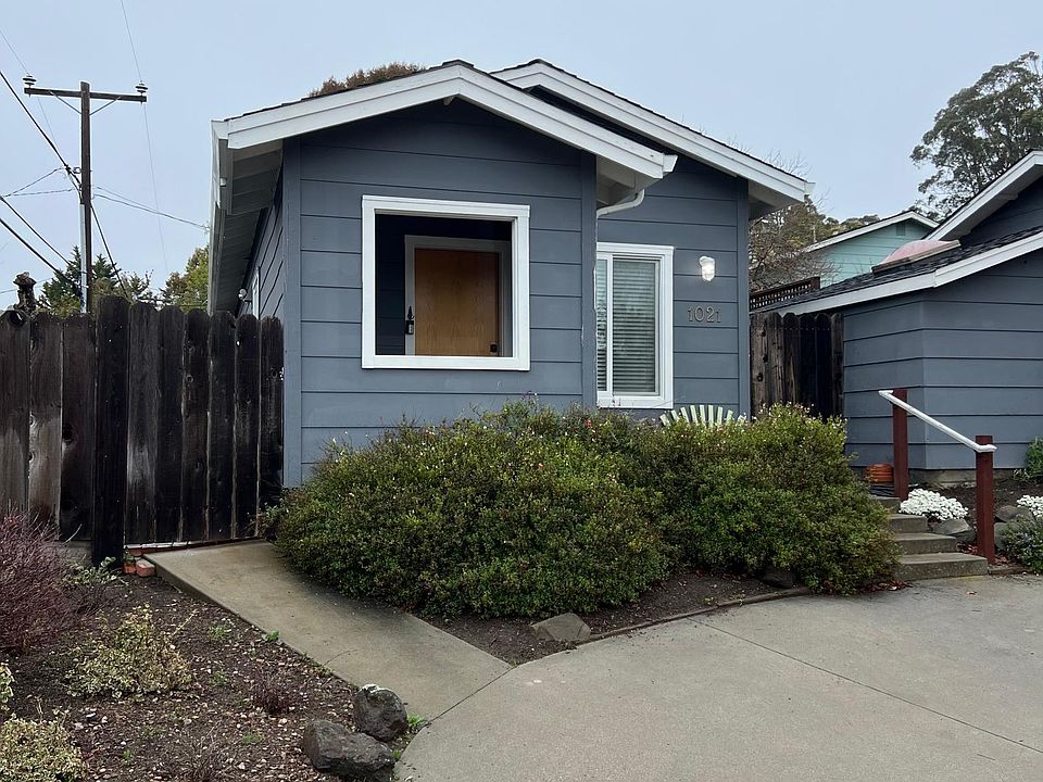 1st image of 1021 Columbus Dr
