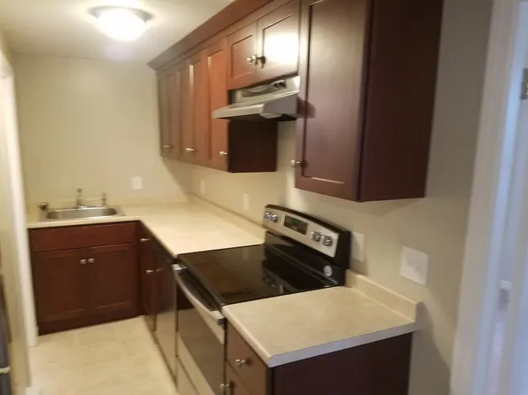 68 Pearl St APT B, Middleboro, MA 02346