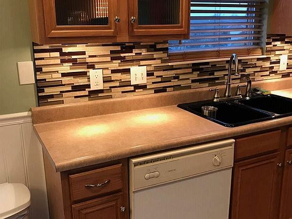 3rd image of 1094 Breckenridge Ln