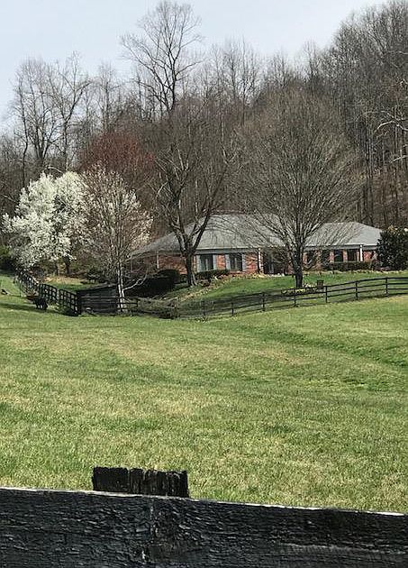 1st image of 219 Overhill Dr