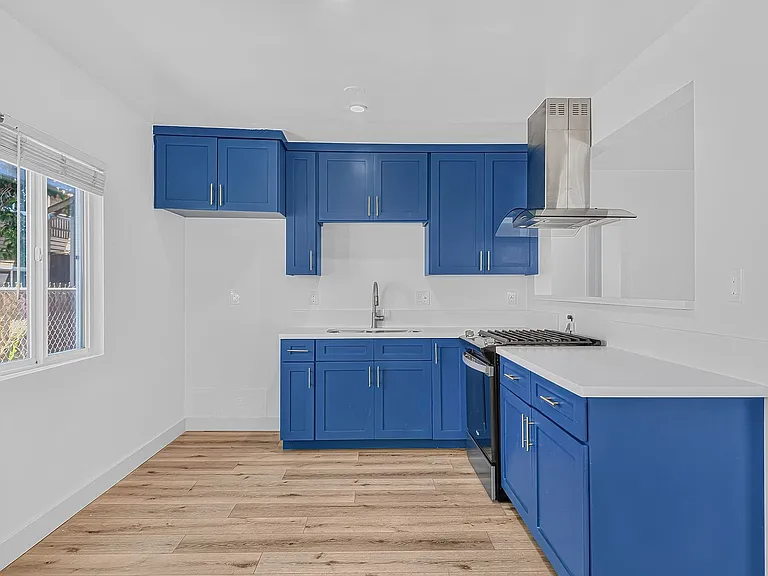933 Alamitos Ave — Photo 15