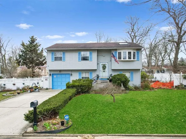 103 Ulster Avenue, West Babylon, NY 11704