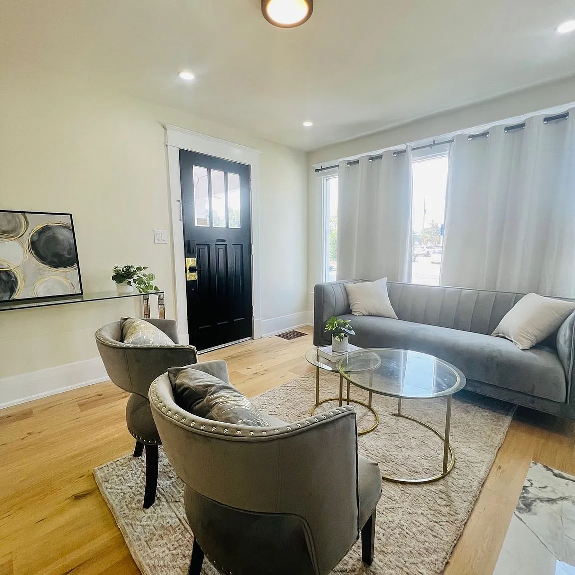 4 bed, $2,300 — Photo 4