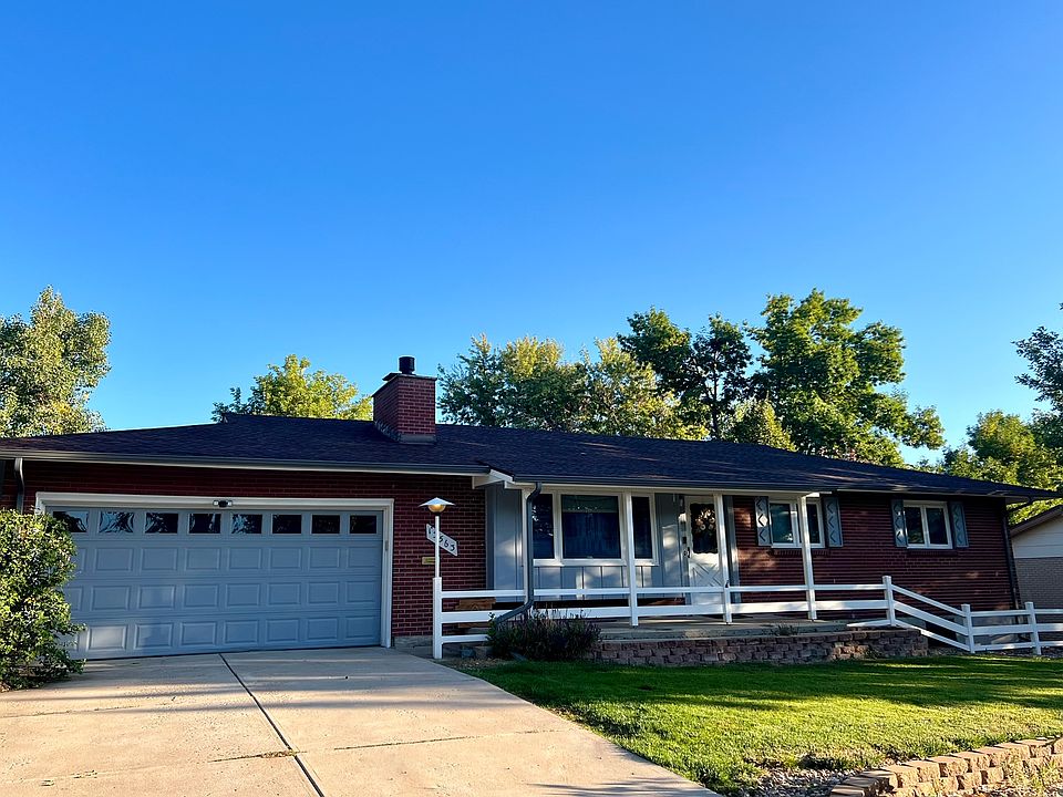 Oversized 2 vehicle garage with parking on driveway