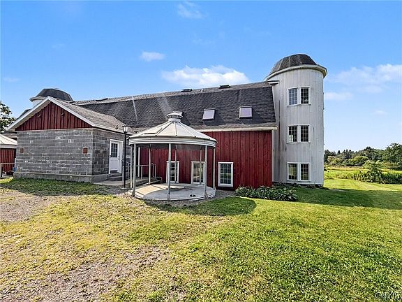 4th image of 367-369 Etna Rd