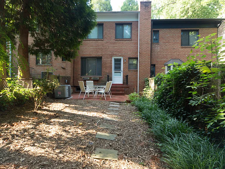 3628 Jenifer St NW — Photo 24