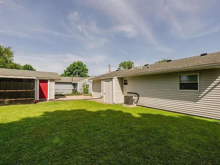 1445 Wamajo Dr — Photo 2