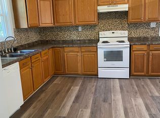 2413 Lowden St NW, Dover, OH 44622