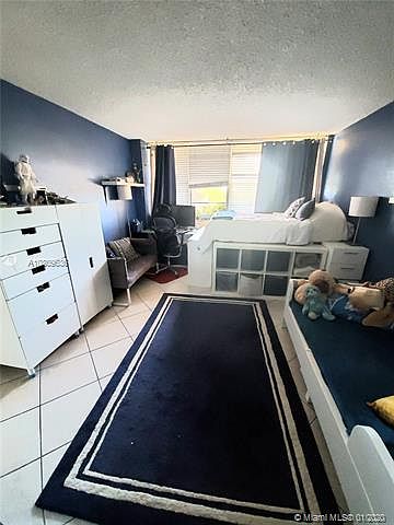 1st image of 2025 NE 164th St APT 202